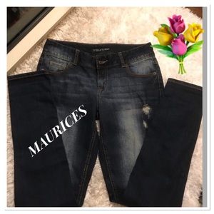 MAURICES DISTRESSED JEANS